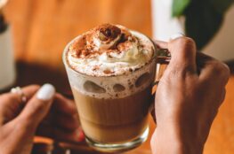 hot-chocolate-in-glass-mug